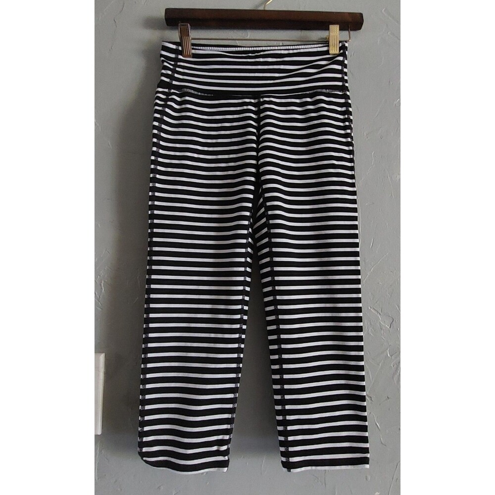 athleta crop pants Women's S,striped, Nylon, Licra, 26 Inch Waist Pretty